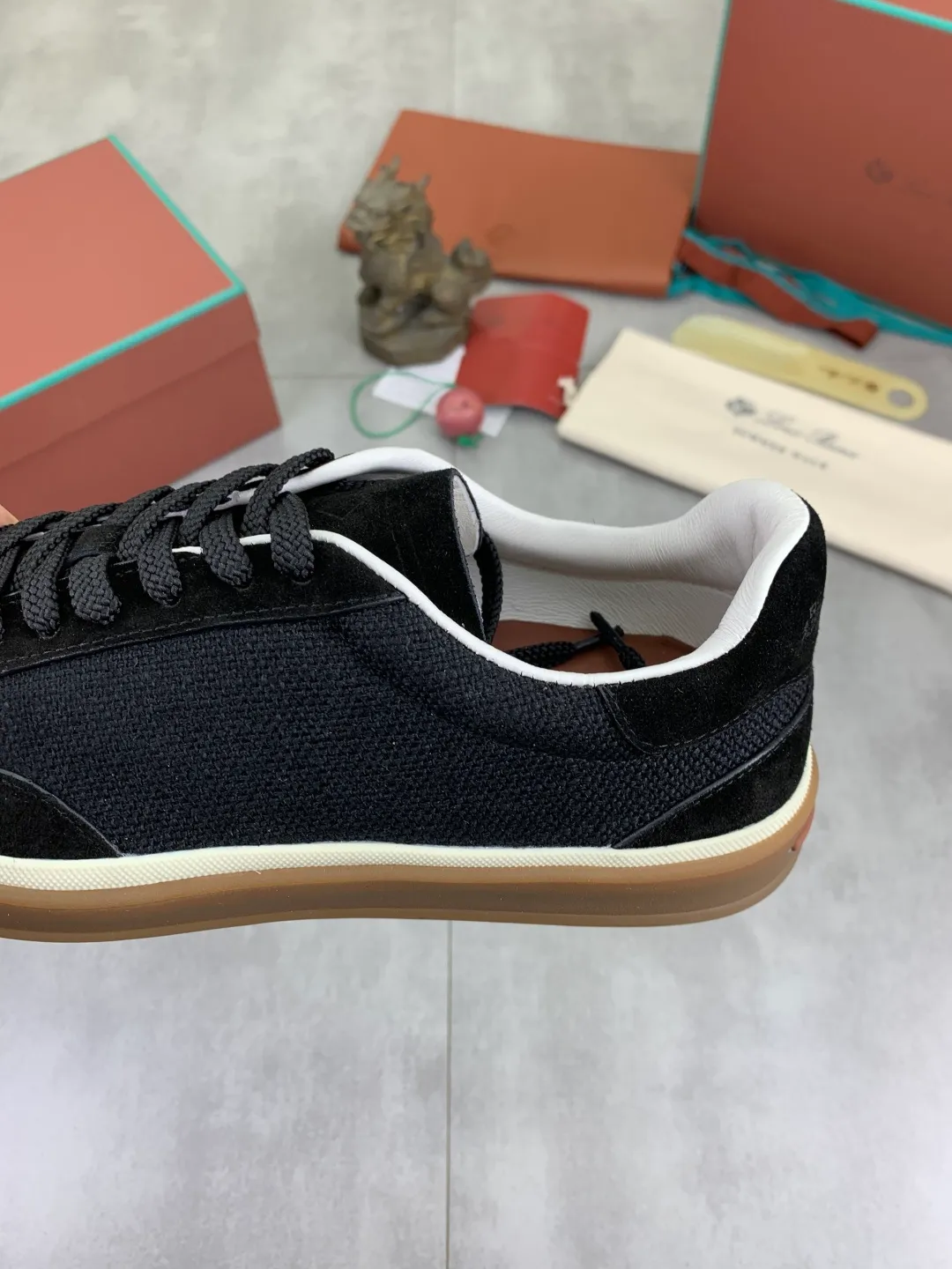 Men's Men's Shoes 💰P560 New Style 💰 The latest casual shoes Loro Piana 💯 Top grade 💯 Buy the original copy 💯 Founded the existing Loro Piana company on April 24, 1924. It is now the sixth generation of family business, providing the best quality products to customers who are discerning about taste and quality. Imported original fly woven fabrics with cowhide fabrics, plain calfskin lining, hand-stitched threads with cowhide feet, original packaging, high-end outsole, size: 38-45 (custom-made for 46), 7️⃣ colors available